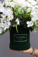 Florencja, niezwykle piękny welurowy flowerbox z białymi kwiatami, wys.42cm