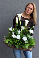 Kallito, bukiet nagrobny z kallą i różami w naczyniu, wys.60cm