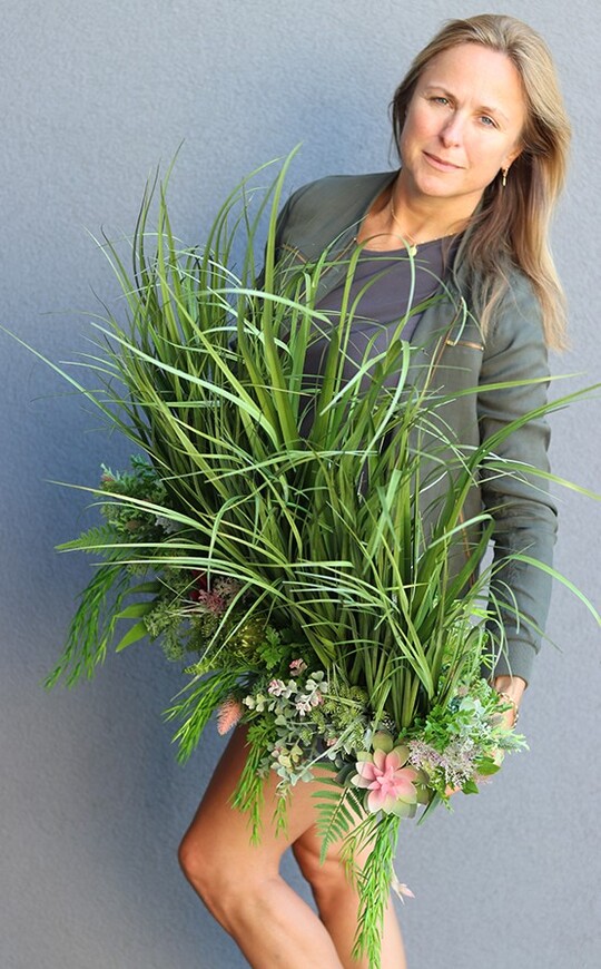 Delicato, trawa sztuczna & sukulenty w podłużnej donicy, wys.115cm