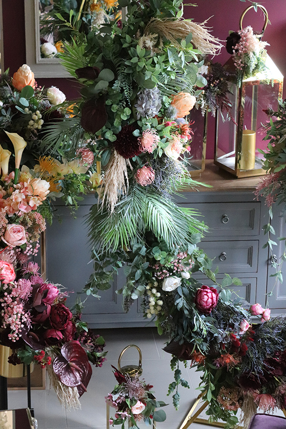 Jasmina Crescent, zachwycająca dekoracja kwiatowa na księżycu, wym.200x144cm