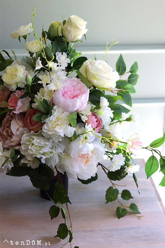 Karolitta, komplet dekoracji nagrobnych, kompozycja + bukiet