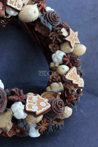 Deco Christmas z suszu, bożonarodzeniowy wianek / stroik, śr.28 cm