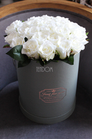 kompozycja kwiatowa / bukiet Flowerbox szary + biała róża XL wys.33.5cm