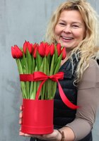 walentynkowy flowerbox wiosenny Czerwone Tulipany z kokardą, wys.33cm