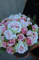 Angielska Róża, kompozycja kwiatowa / bukiet Flowerbox wys.32cm