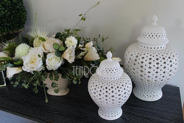 kompozycja kwiatowa / bukiet Creamosa na stolik wys.32cm