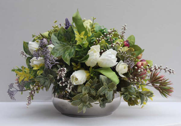 Doskonała Harmonia, dekoracja kwiatowa w srebrnym naczyniu, wys.24cm