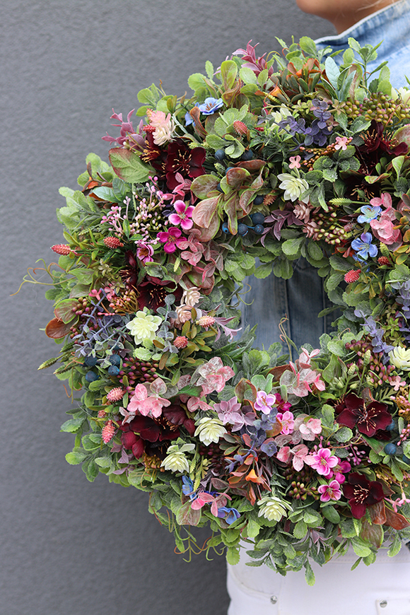 atrakcyjny kwiatowy wianek, Jollena, śr.47cm