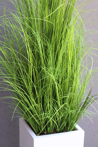 Fiberglass Extra White Big, nowoczesna kompozycja ze sztucznej trawy, wys.160cm