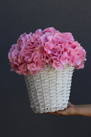 Cleo, kosz z różowymi hortensjami, wym.32x35cm
