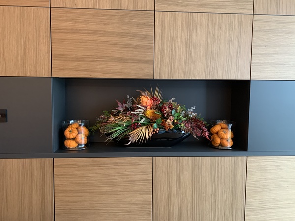 jesienna kompozycja kwiatowa, Moko Autumn Extra, wym.45x95cm  