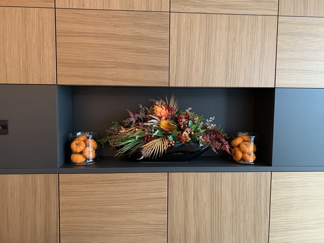 jesienna kompozycja kwiatowa, Moko Autumn Extra, wym.45x95cm  