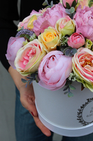 kompozycja kwiatowa / bukiet Flowerbox Kolory, wys.26cm