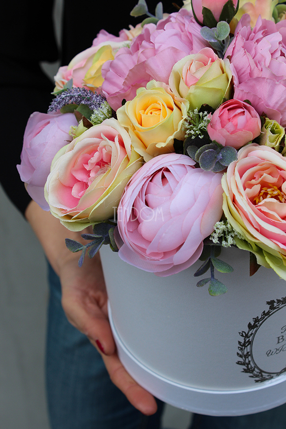 kompozycja kwiatowa / bukiet Flowerbox Kolory, wys.26cm