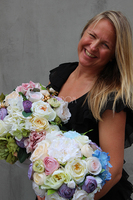 The Best Wishes kompozycja kwiatowa / bukiet Flowerbox wys.29cm, szer.27cm