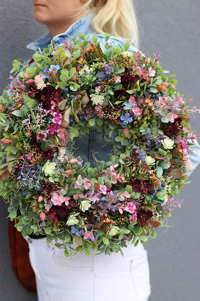 atrakcyjny kwiatowy wianek, Jollena, śr.47cm