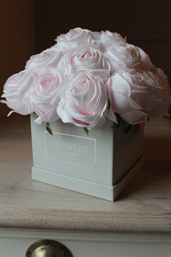 Cristina Small, ekskluzywny flowerbox / kompozycja kwiatowa, wys.22cm