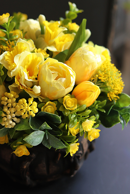 Igaria, kompozycja z wiosennych kwiatów, wym. 26x15cm