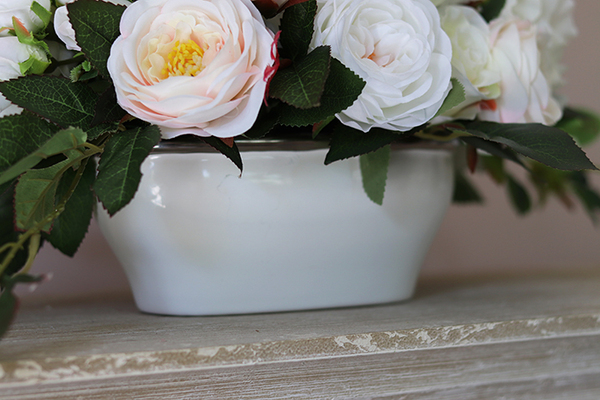 Eleonora Small, elegancka kompozycja kwiatowa na komodę, wym.18x33cm