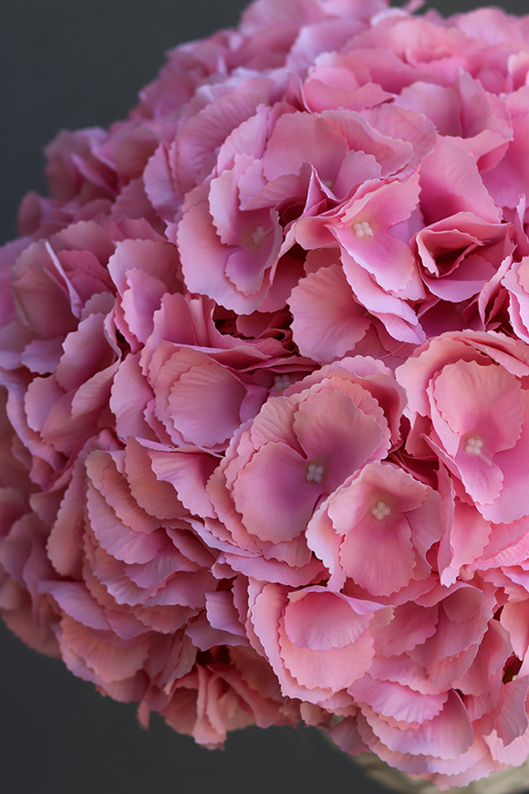 Cleo, kosz z różowymi hortensjami, wym.32x35cm