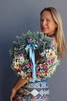 bogaty wianek Margerytki Lavender Lux, śr.40cm 