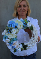 Blue Gerda, dekoracyjny wianek z kwiatów sztucznych, śr.34cm
