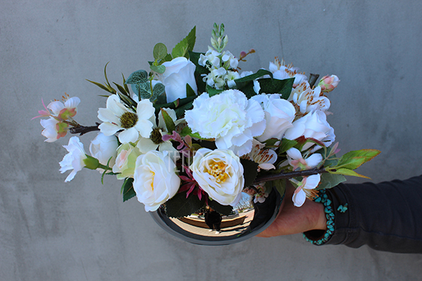 bogata kompozycja kwiatowa w ekskluzywnym naczyniu Infinity 2, 18x28cm