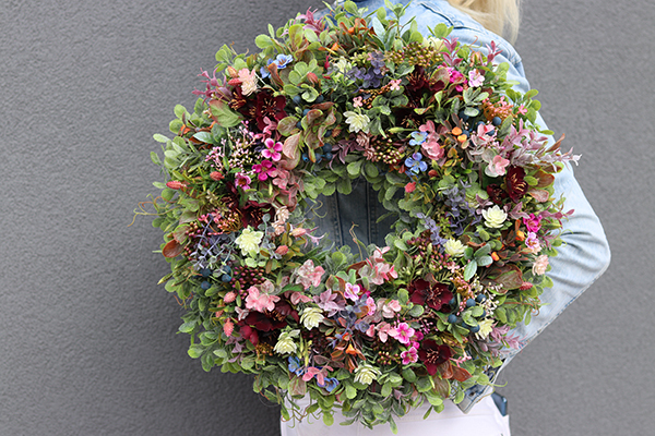 atrakcyjny kwiatowy wianek, Jollena, śr.47cm
