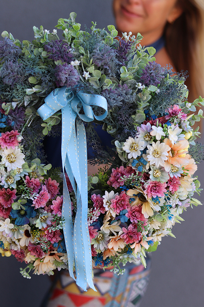 bogaty wianek Margerytki Lavender Lux, śr.40cm 