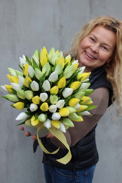 elegancki wiosenny box, Yellow Time z kokardą, wys.35cm