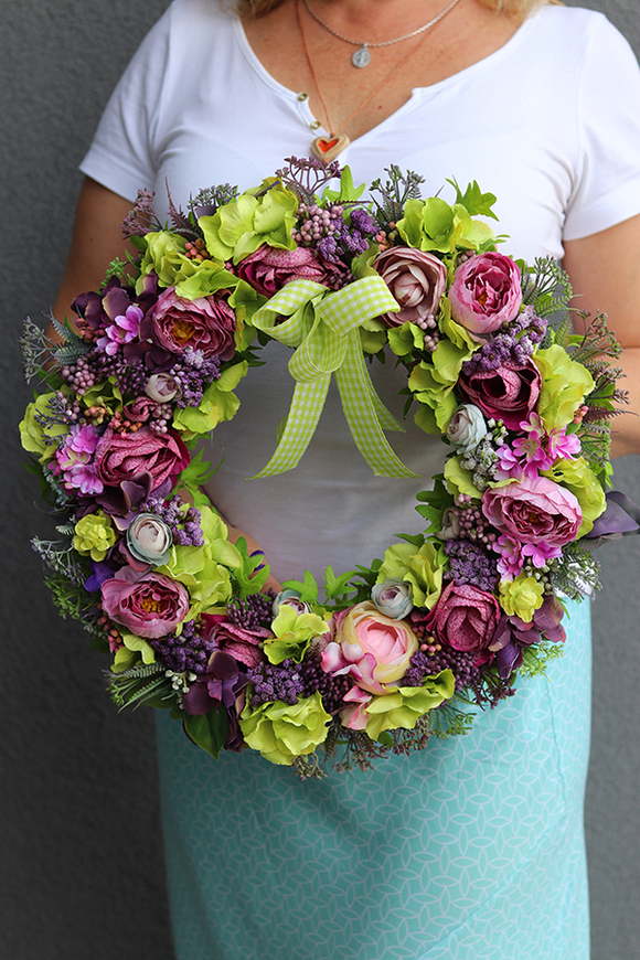 kwiatowy wianek na drzwi Makutra Violet, śr.40cm