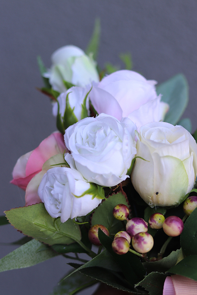 Beggia, bukiet z różami, wys.20cm 