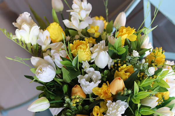 kompozycja wiosenna z tulipanami, Yellow Time, wys.42cm