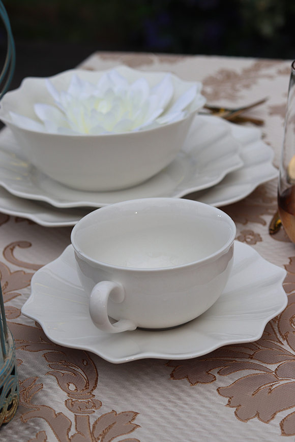 OD RĘKI Ballerina Ecru, elegancki talerz obiadowy, śr. 29.5cm