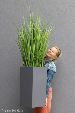 Fiberglass Grande Grey, nowoczesna kompozycja ze sztucznej trawy, wys.130cm 