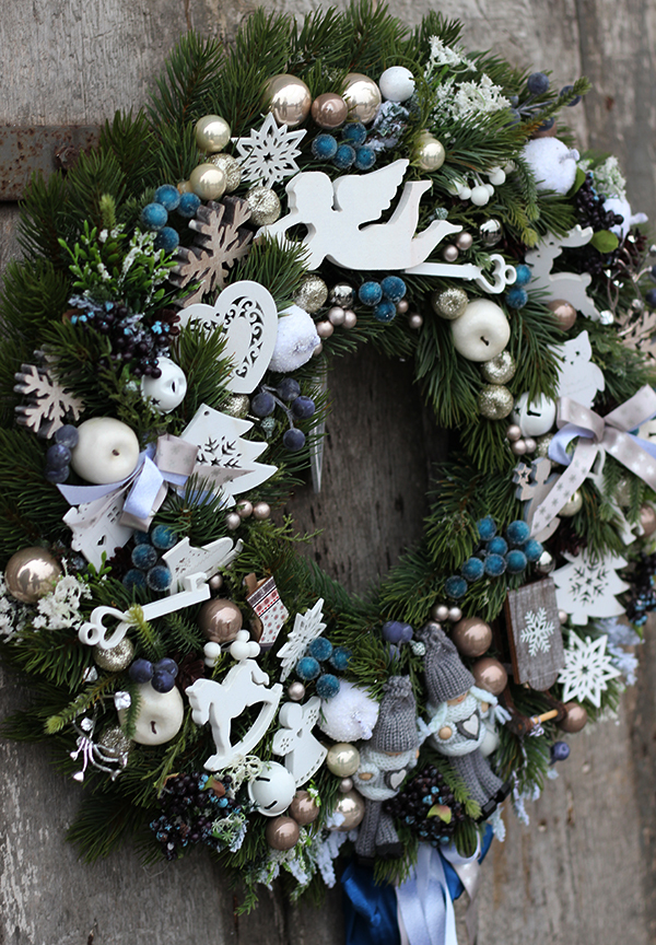 biało - niebieski bożonarodzeniowy wianek Serce, śr.50cm   