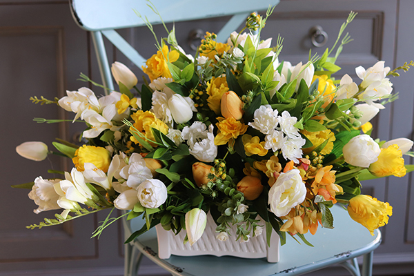 kompozycja wiosenna z tulipanami, Yellow Time, wys.42cm