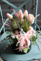 Parella, wiosenny flowerbox z tulipanami, wys.35cm