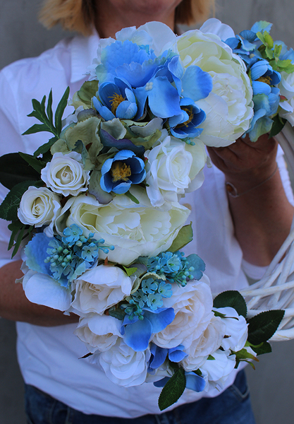 Blue Gerda, dekoracyjny wianek z kwiatów sztucznych, śr.34cm