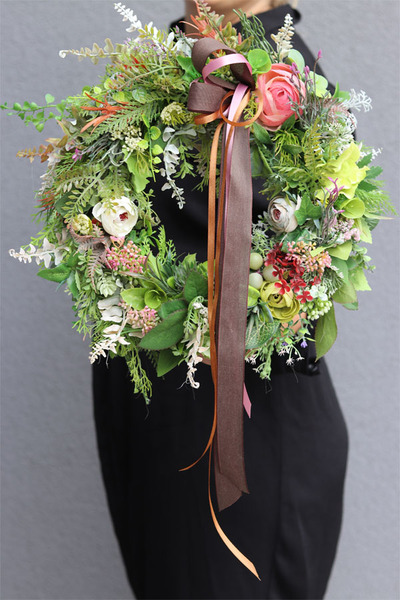 Gardenia 2, bogaty wianek ze wstążką, śr. 37cm