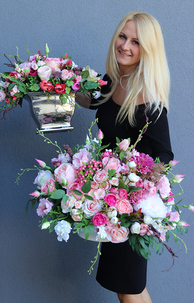 Abella Grande, kompozycja kwiatowa w biało-srebrnej misie, wym.50x60cm 