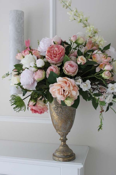 Estera, kompozycja w złotym metalowym pucharze, wym.85x78x56cm