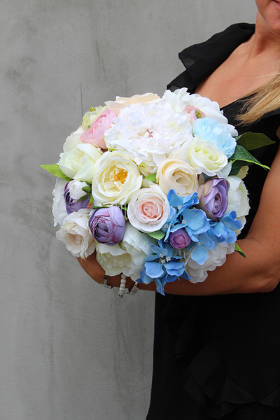 The Best Wishes kompozycja kwiatowa / bukiet Flowerbox wys.29cm, szer.27cm