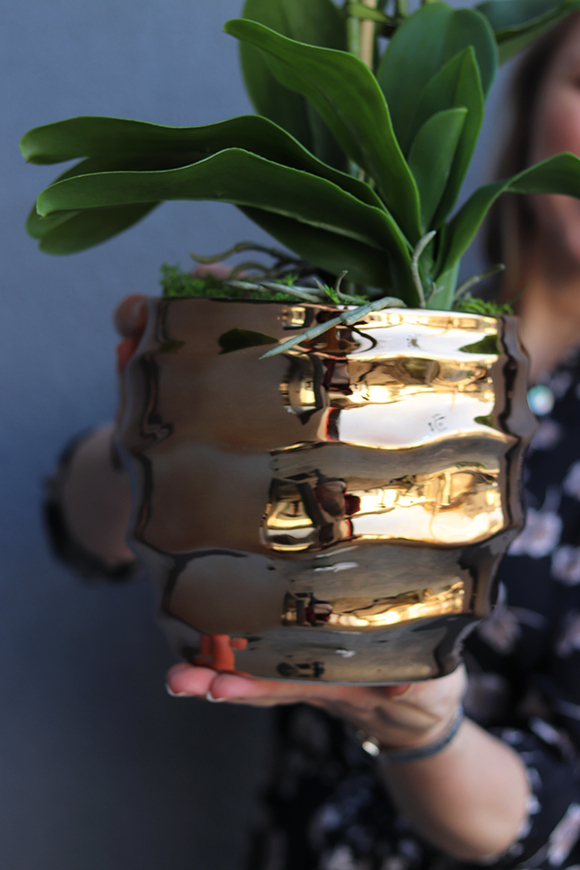 Gold Tulluza, sztuczny storczyk w złotej donicy, wys.56cm