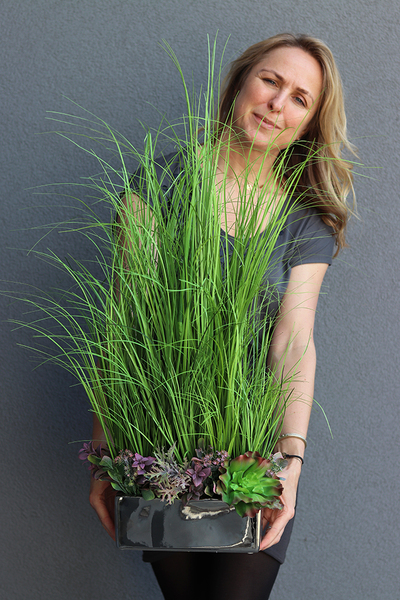 Henalia, sztuczna trawa z sukulentami w prostokątnej donicy, wys.82cm