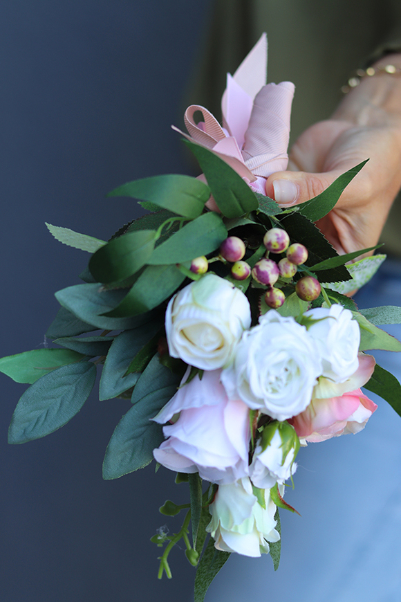 Beggia, bukiet z różami, wys.20cm 