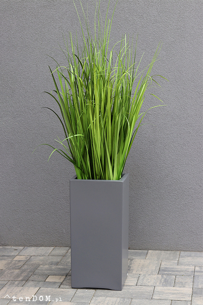 Fiberglass Grande Grey, nowoczesna kompozycja ze sztucznej trawy, wys.130cm 