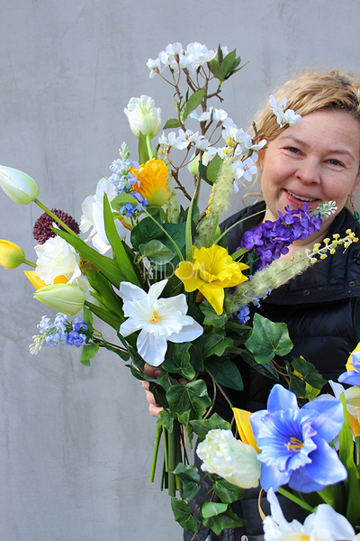 dwa bukiety wiosenne Tulipany & Żonkile & Krokusy, wys. 63 i 39 cm.