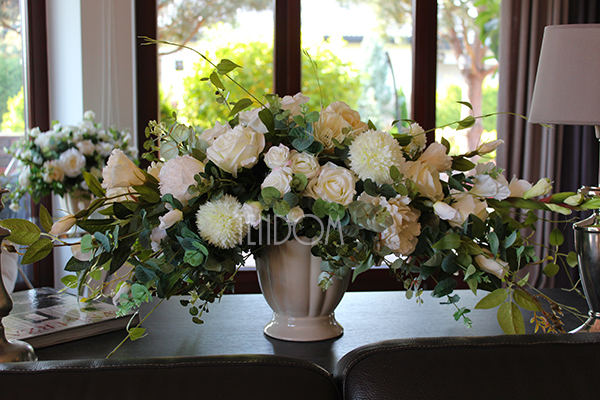 kompozycja kwiatowa / bukiet Creamosa na stół, wys.42cm