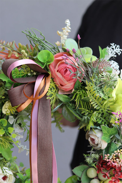 Gardenia 2, bogaty wianek ze wstążką, śr. 37cm